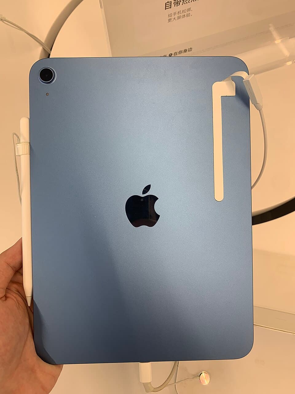 Apple iPad (A16, 2025), achterzijde